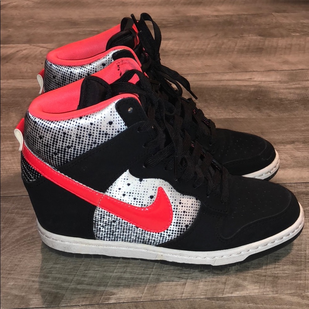 Nike Women’s Dunk Sky Hi QOH Size 6.5